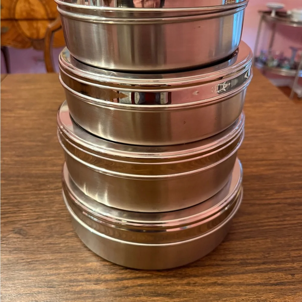 Silver Round Food Storage Containers for Kitchen - Picture 3 of 6